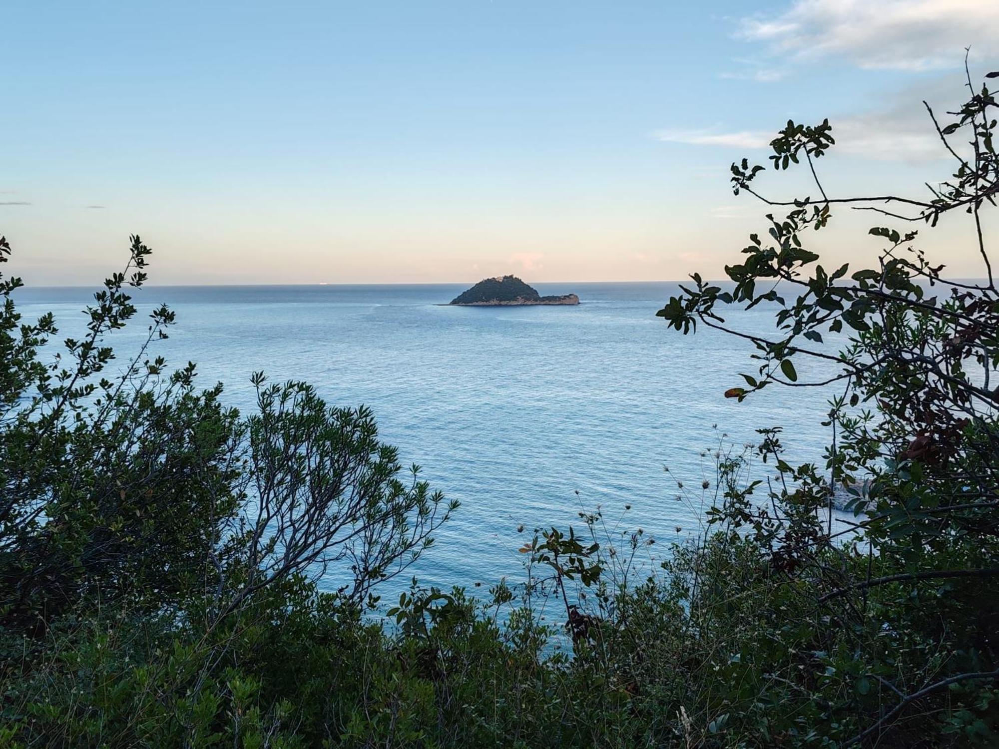Appartamento Vista Mare Albenga Bagian luar foto