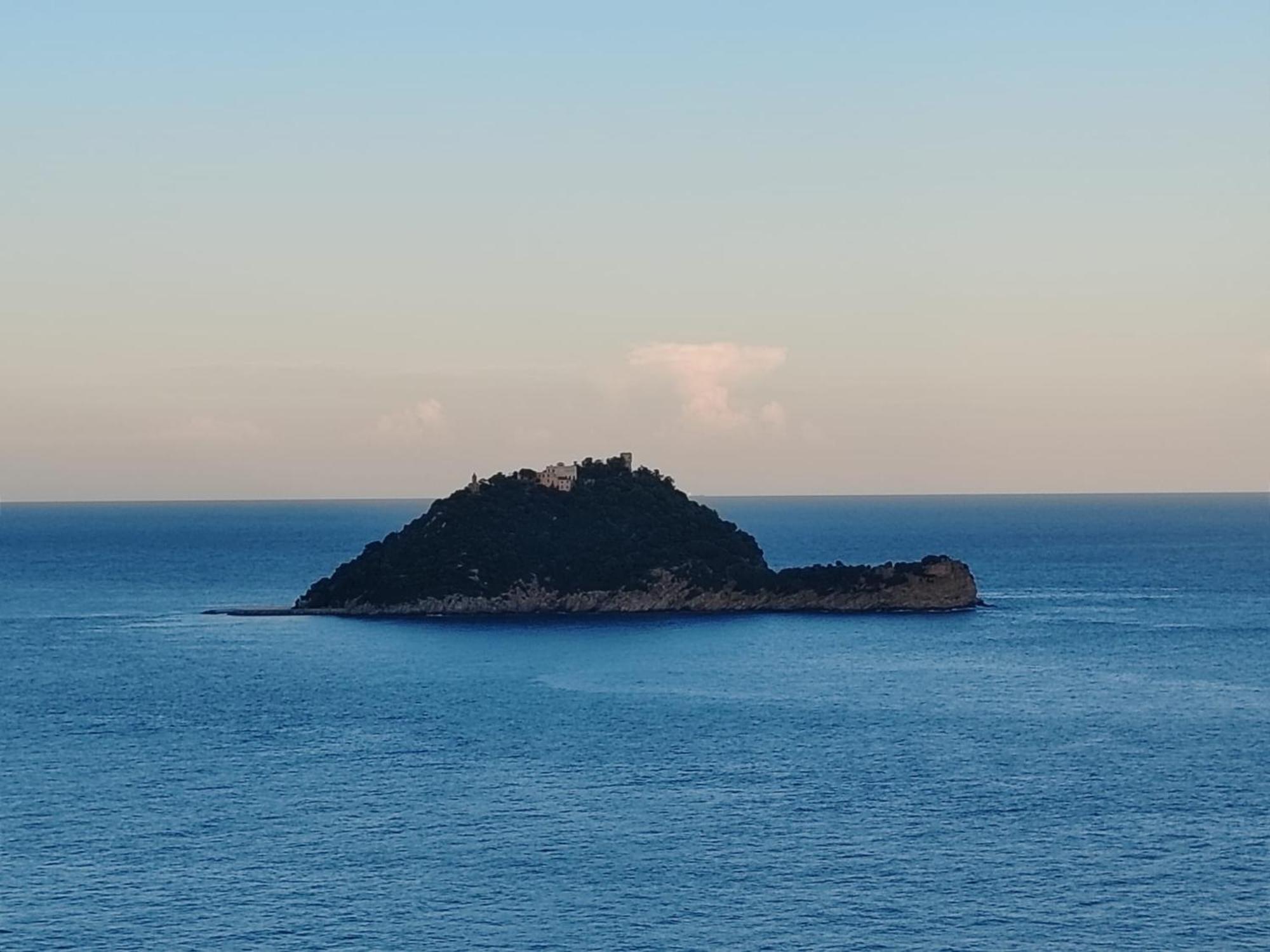 Appartamento Vista Mare Albenga Bagian luar foto