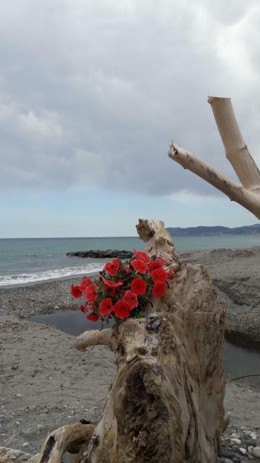Appartamento Vista Mare Albenga Bagian luar foto