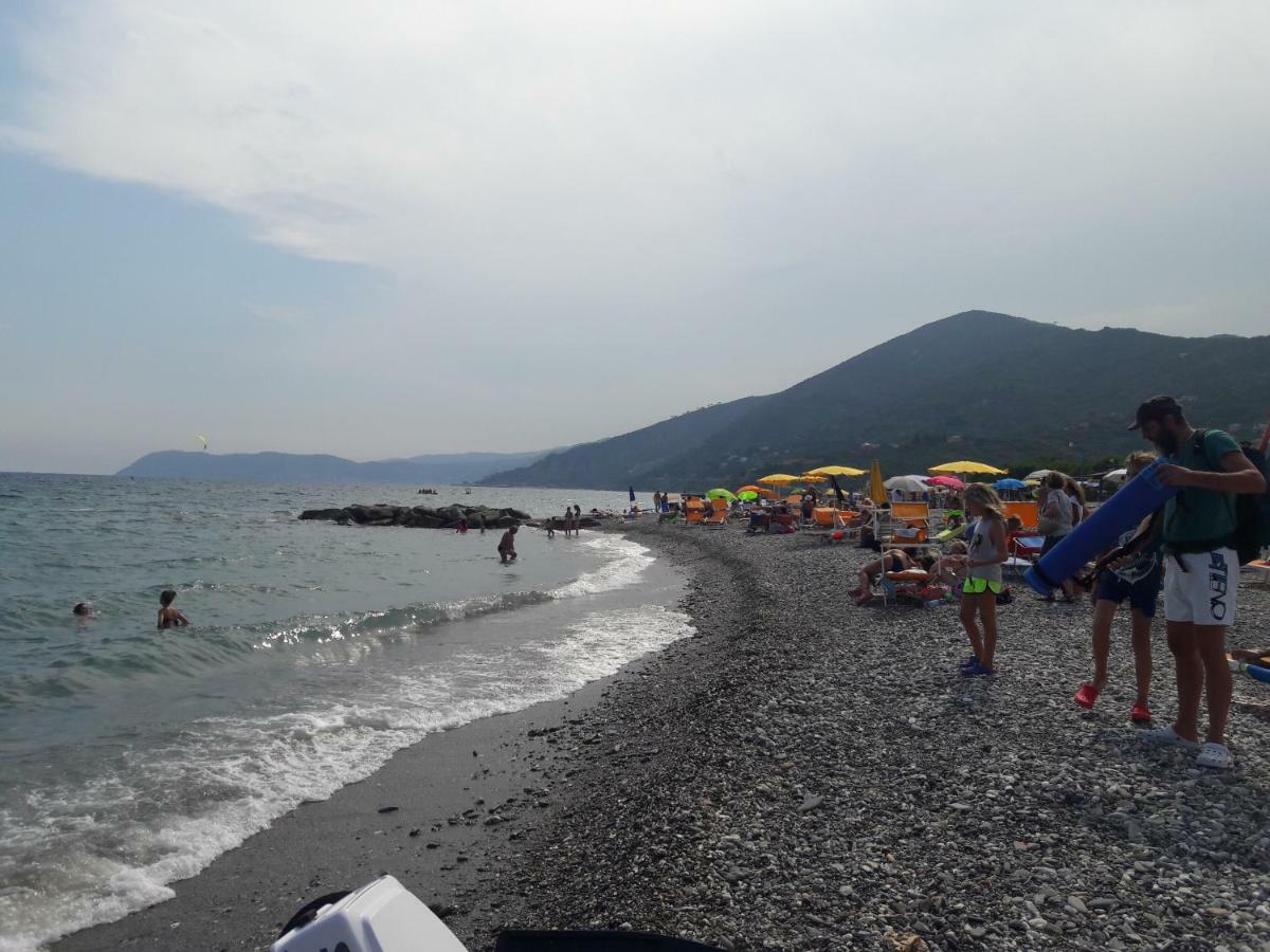 Appartamento Vista Mare Albenga Bagian luar foto