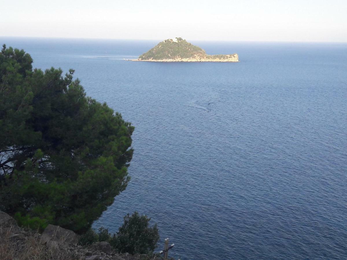 Appartamento Vista Mare Albenga Bagian luar foto